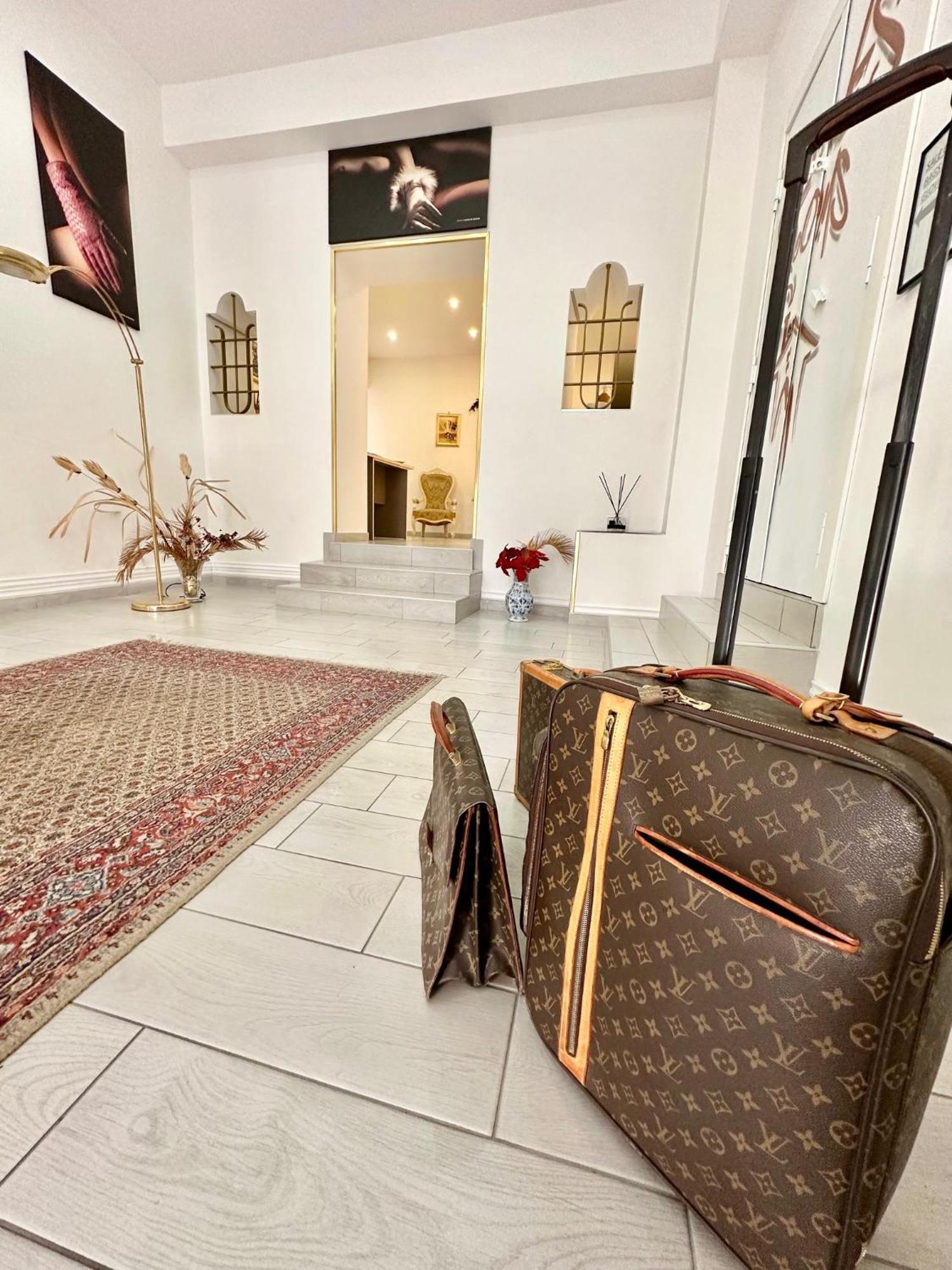 Gloves Rooms نابولي المظهر الخارجي الصورة